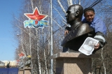 В Костанайском парке Победы устанавливают бюсты Героев Советского Союза, живших в нашей области